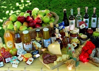 prodotti_tipici-il-casaro-bertelli-castelnovo-sotto